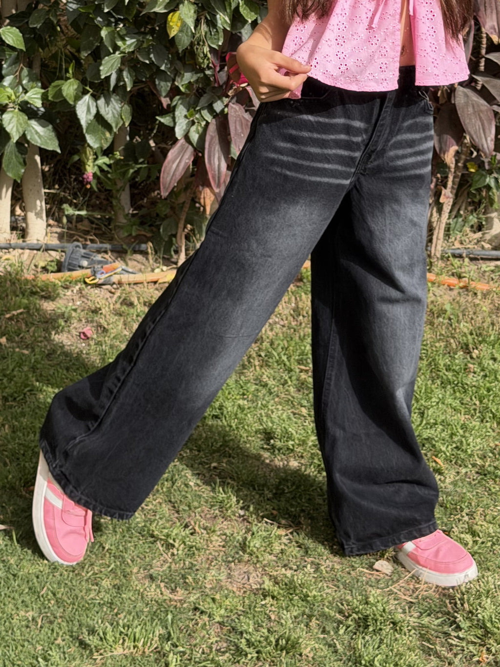 Black Jeans lines