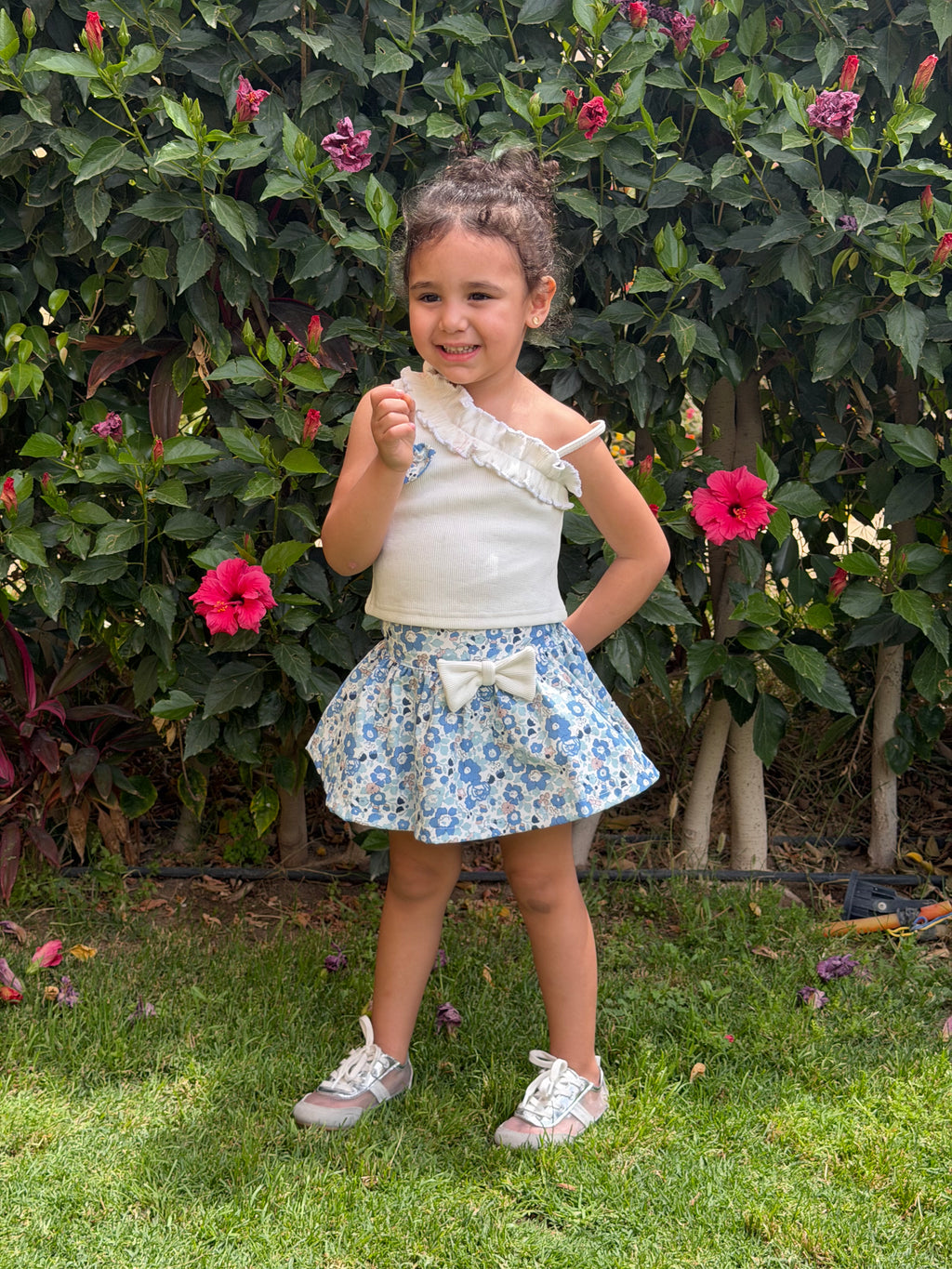 Set one shoulder floral skirt