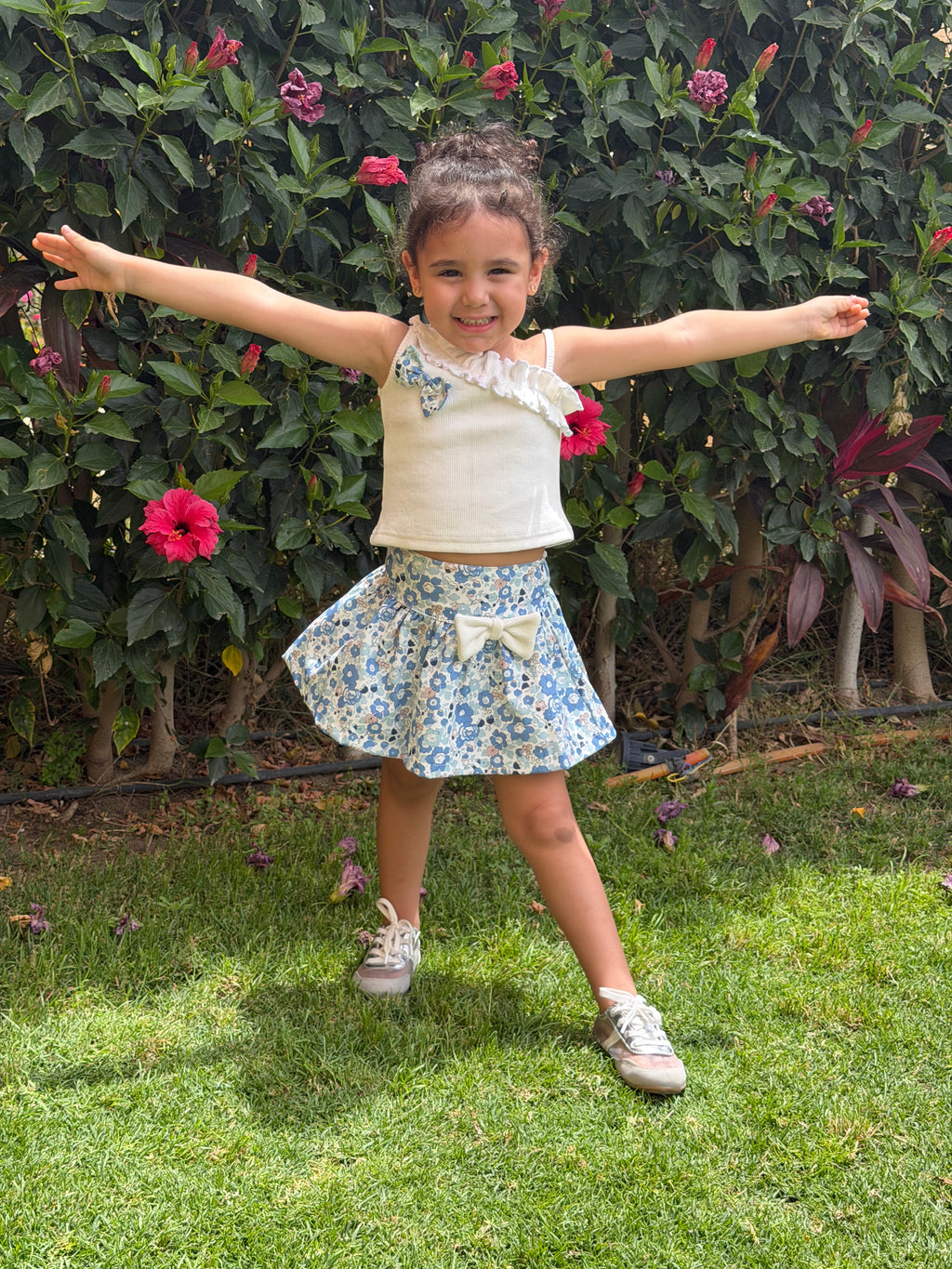 Set one shoulder floral skirt