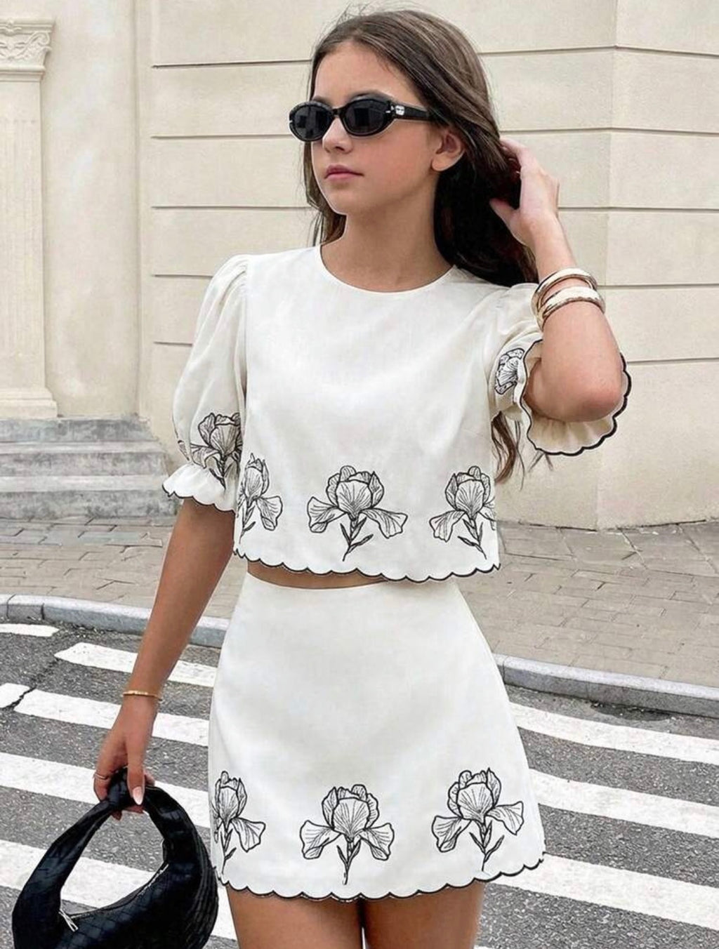 White set Black flowers