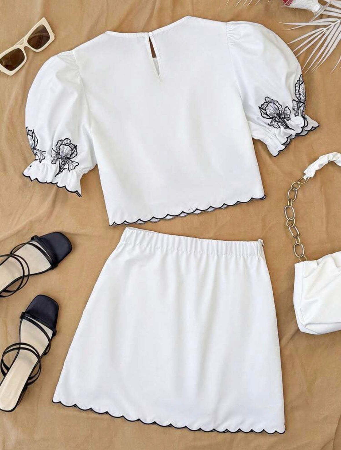 White set Black flowers