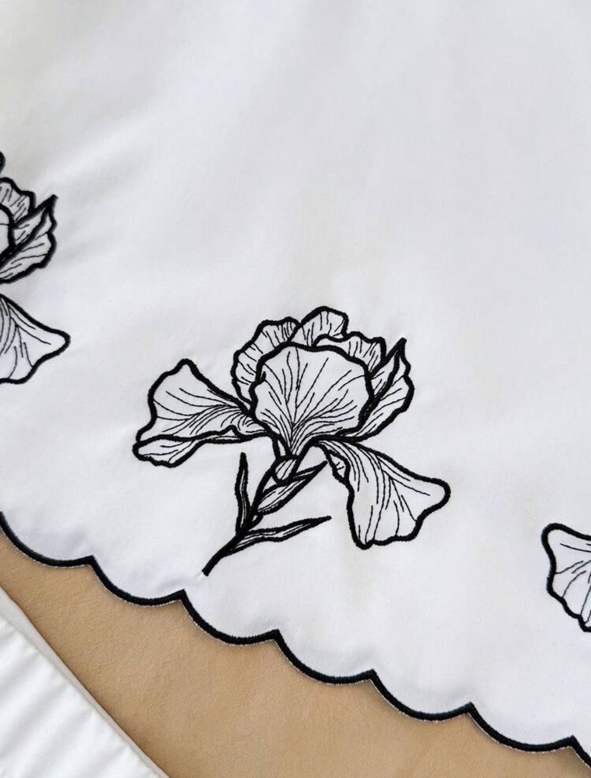 White set Black flowers