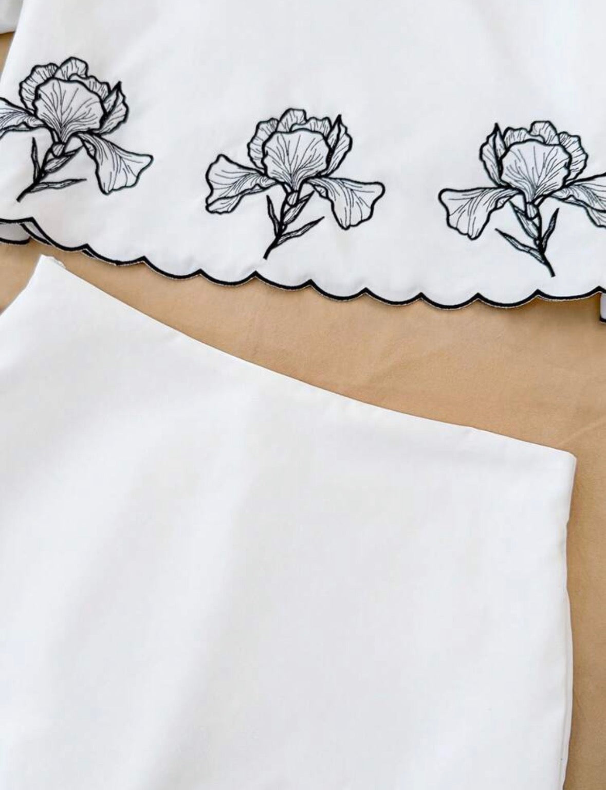 White set Black flowers